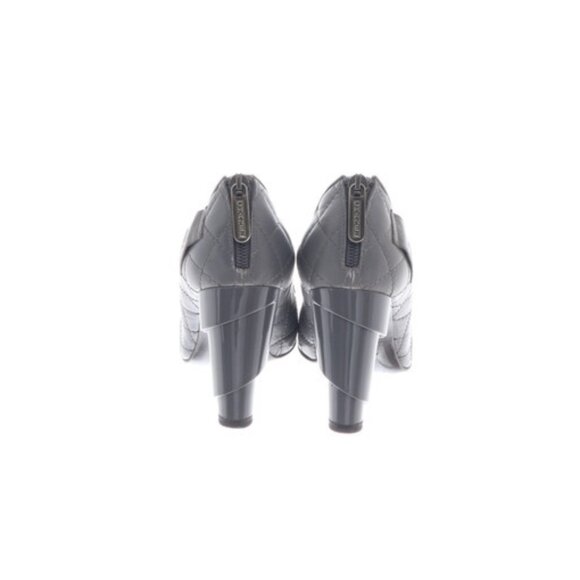 RARE CHANEL Pre-Fall 2008 Rare Grey Quilted Leather Pumps - Picture 4 of 6